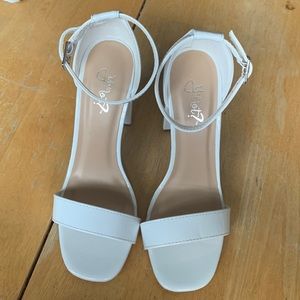 Brand New Never Worn WOMEN'S Y-NOT SHINER HEELED SANDALS. FAUX PATENT LEATHER.
